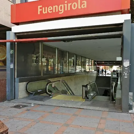 2 Bedroom 2 Bathroom In The Heart Of With Big Terrace And Free Parking Space Close To フエンヒロラ