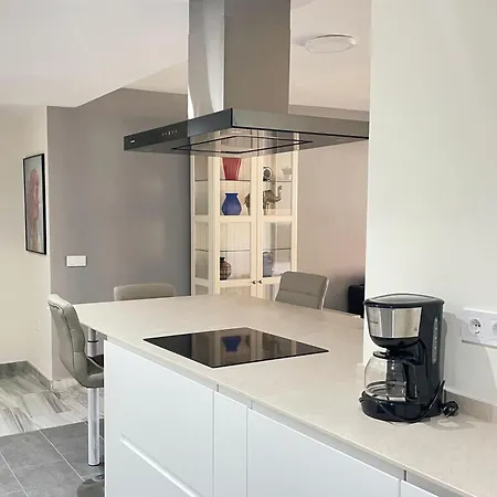 2 Bedroom 2 Bathroom In The Heart Of With Big Terrace And Free Parking Space Close To アパート フエンヒロラ