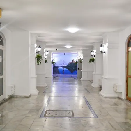 2 Bedroom 2 Bathroom In The Heart Of With Big Terrace And Free Parking Space Close To Fuengirola