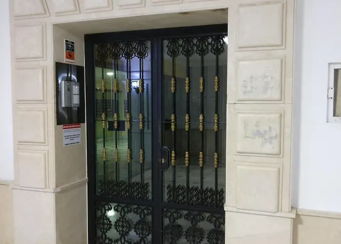 דירה 2 Bedroom 2 Bathroom In The Heart Of With Big Terrace And Free Parking Space Close To