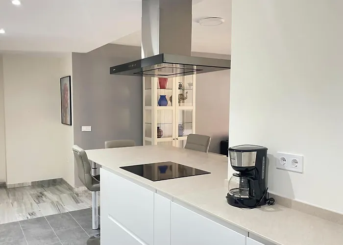 2 Bedroom 2 Bathroom In The Heart Of With Big Terrace And Free Parking Space Close To דירה פואנגירולה