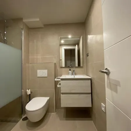 דירה 2 Bedroom 2 Bathroom In The Heart Of With Big Terrace And Free Parking Space Close To