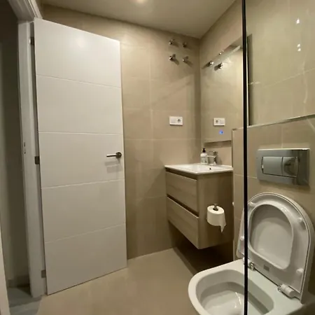 2 Bedroom 2 Bathroom In The Heart Of With Big Terrace And Free Parking Space Close To דירה פואנגירולה